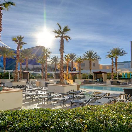 The Fantasy Suite Mgm Signature Pool View Las Vegas Exterior foto